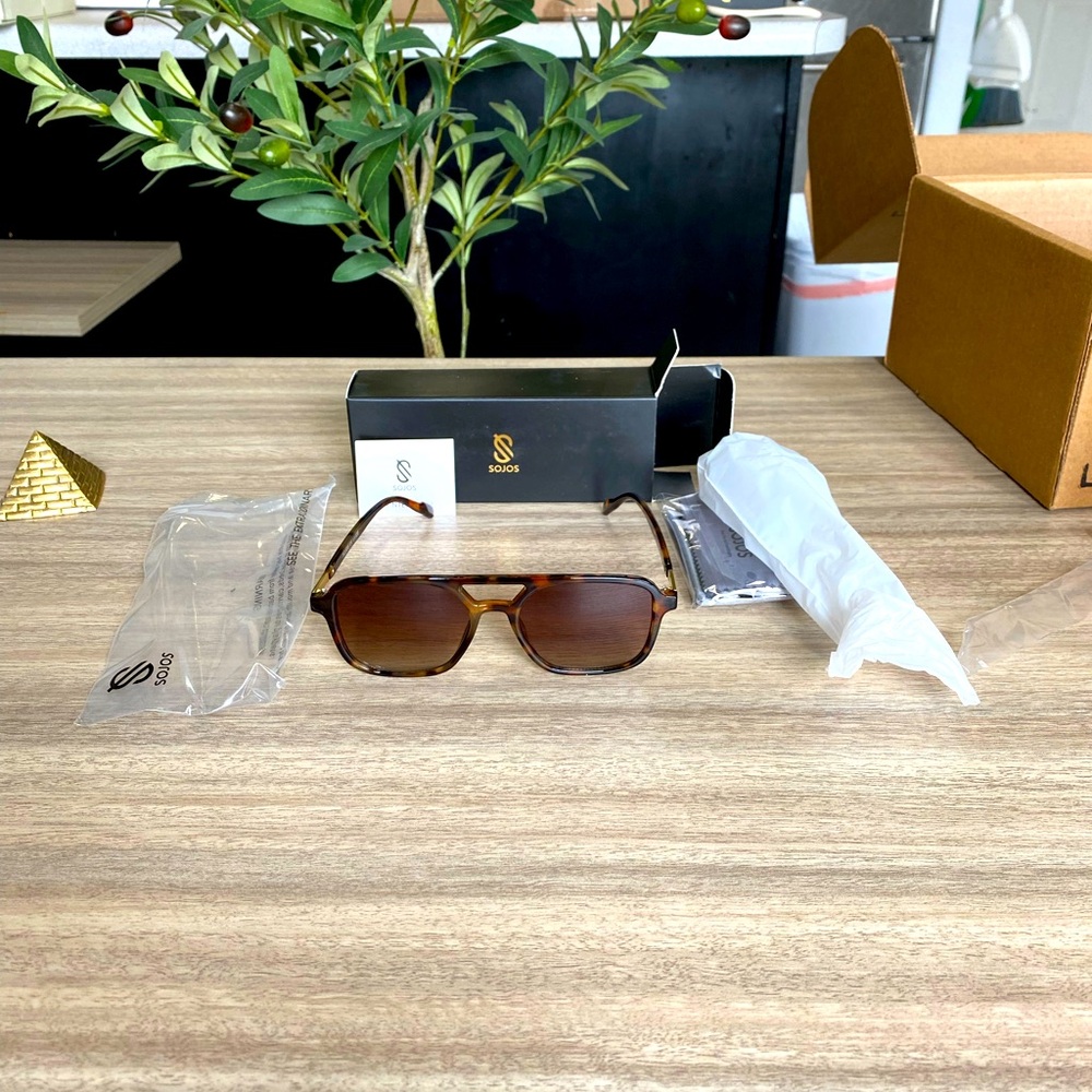 SOJOS Retro Aviator Sunglasses for Women Men,Trendy Rectangle Womens Mens Shades